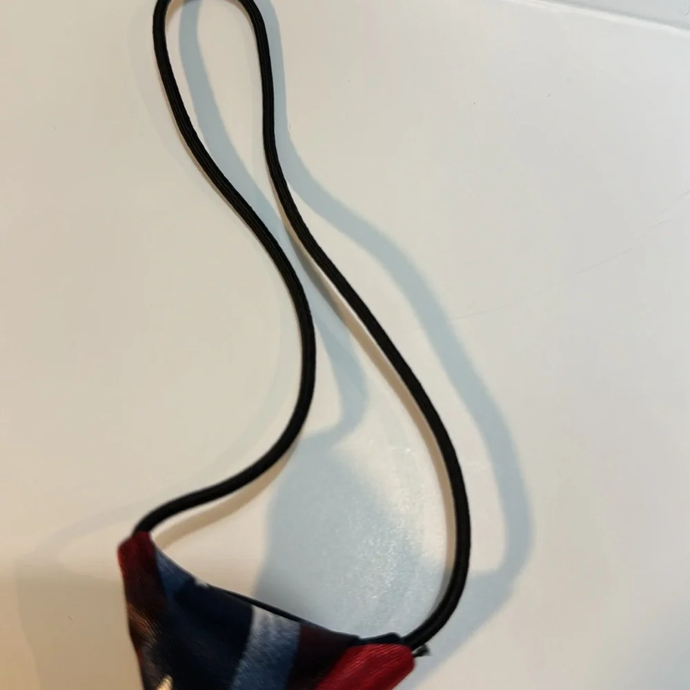 Tie patriotic child’s